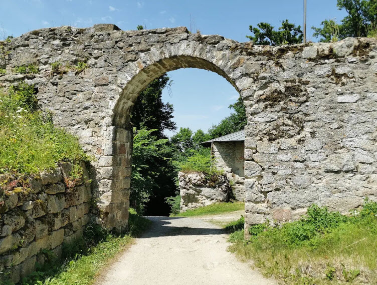 Burgruine Schwarzenburg, Germany